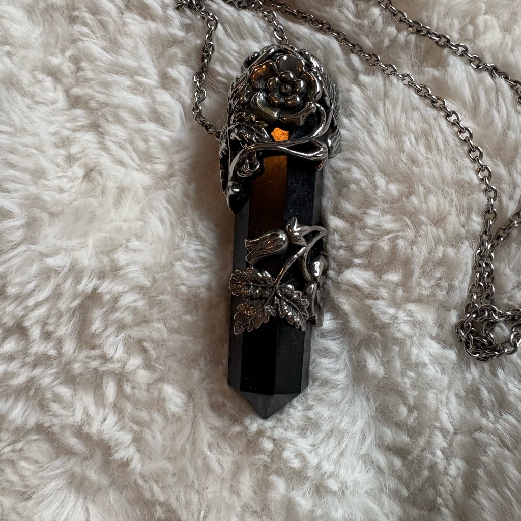 Shungite Floral Wrap